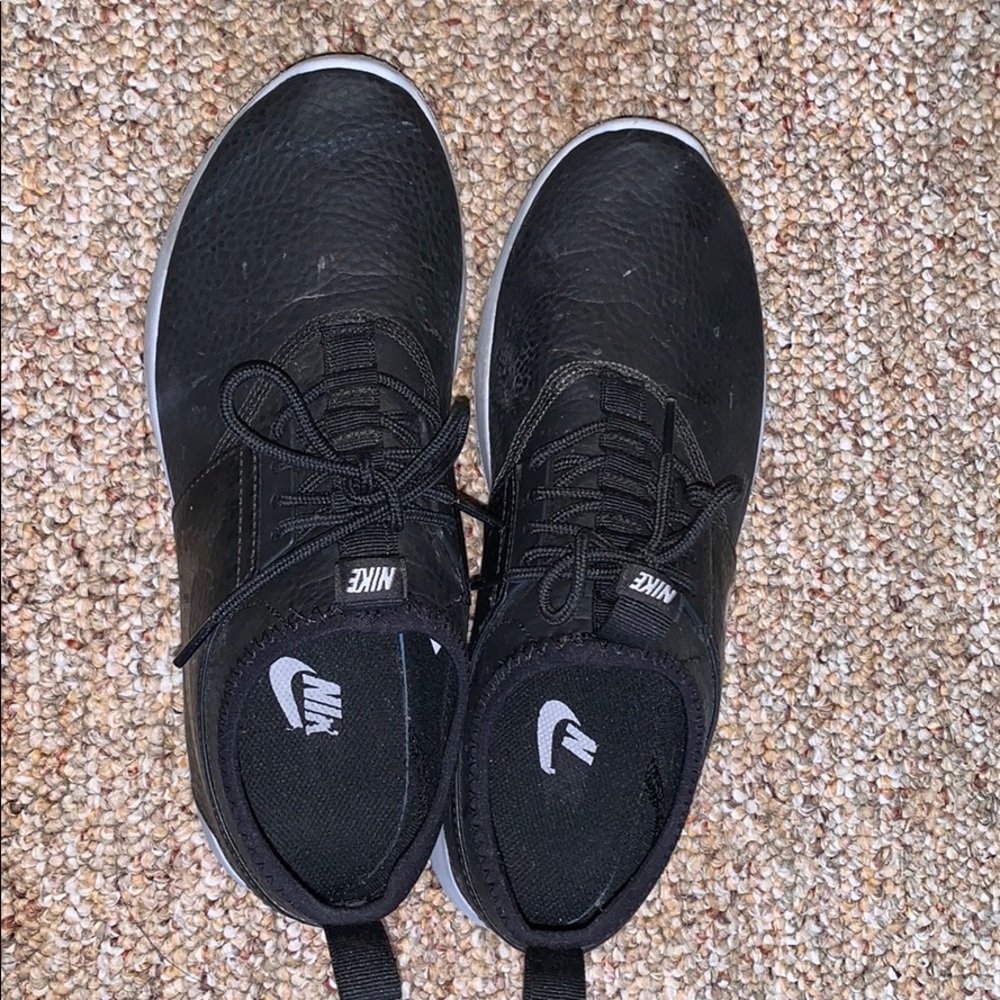 Nike tennis shoes